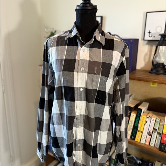 Club Room Black and White Casual Button Down Shirt - Picture 1 of 5